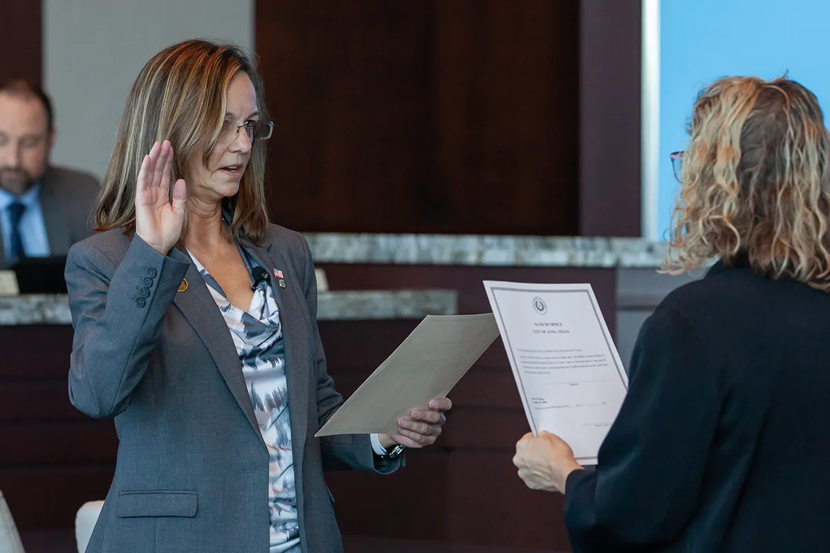 Kelly getting sworn in to office